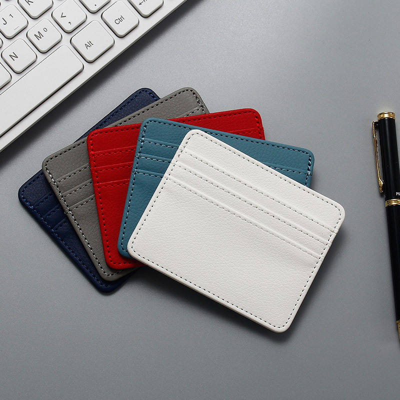Portefeuille Vertical multi-cartes. un porte-cartes offert