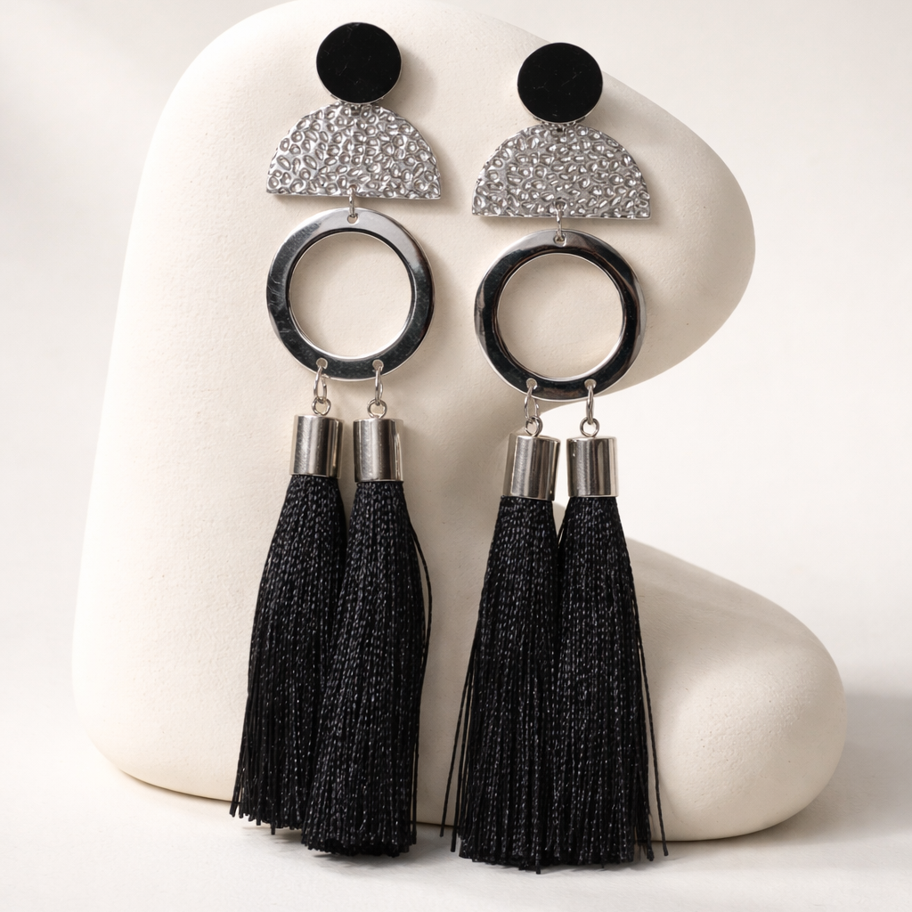 Boucles d’oreilles élégantes noir et argent