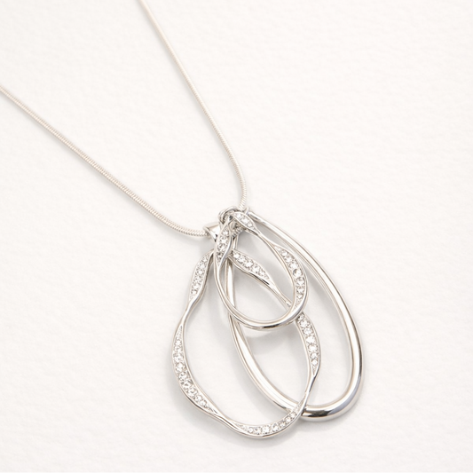 Collier long sautoir pendentif goutte ornée de strass