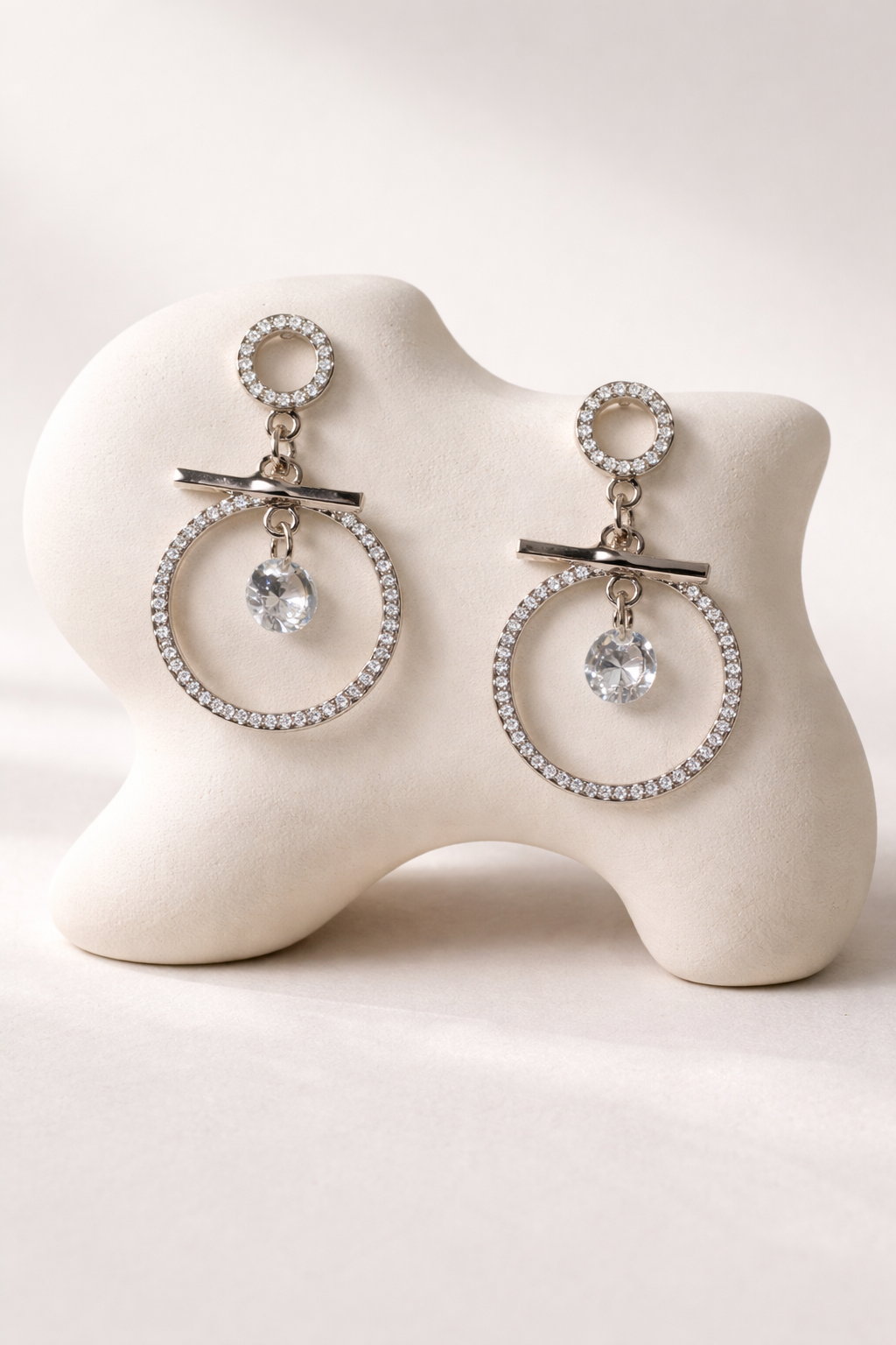 Boucles d’oreilles cercle doré avec cristal