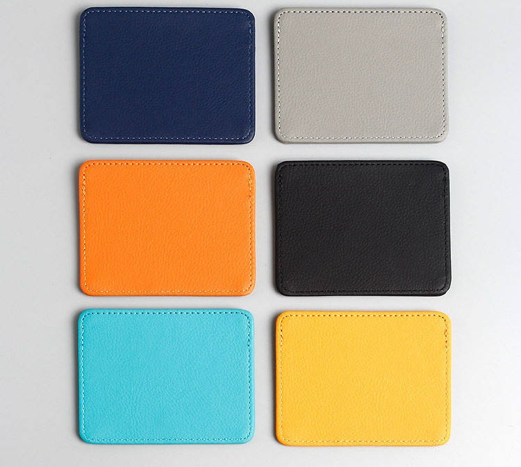 Portefeuille Vertical multi-cartes. un porte-cartes offert