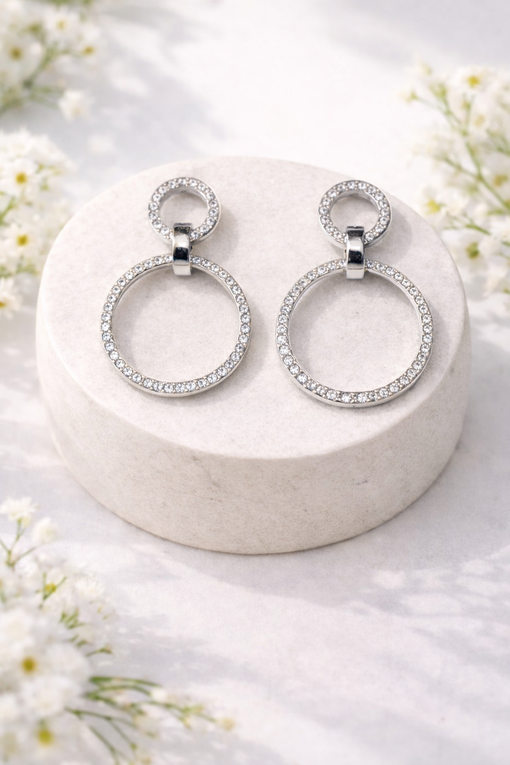 Boucles d’Oreilles Double Cercle Pavé de Cristaux