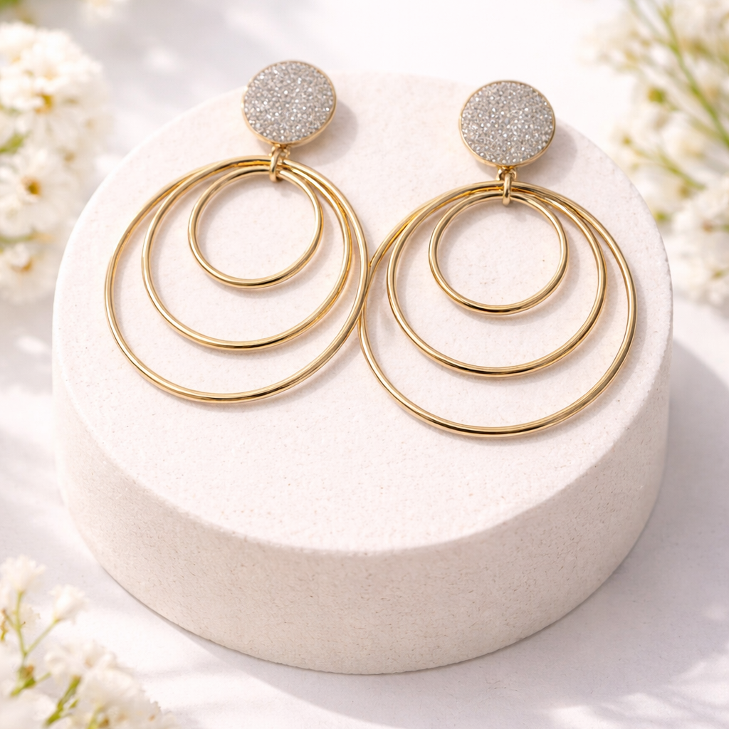 Boucles d’oreilles fantaisie cercles dorés élégants avec strass